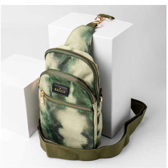 KEDZIE CONVERTIBLE SLING & CROSSBODY BAG. TIE DYE ADJUSTABLE CELL PHONE … - Picture 4 of 8